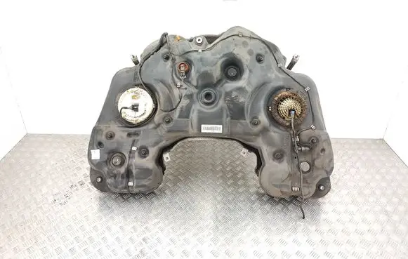 Mercedes-Benz ML W164 Fuel tank A1644710401