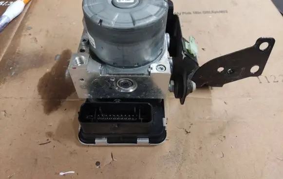 Mitsubishi Outlander ABS Pump ESCEC11C15 06210259824 4670B481