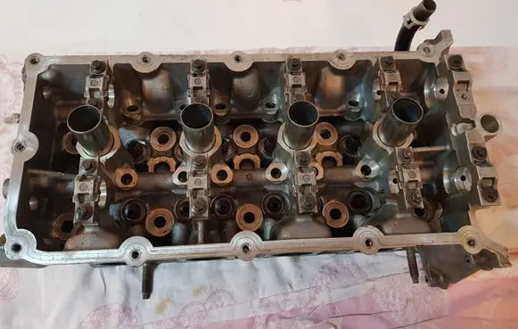 Ford Mustang VI Engine head RFBR3E6090CE