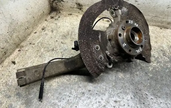 BMW X5 E70 Front wheel hub