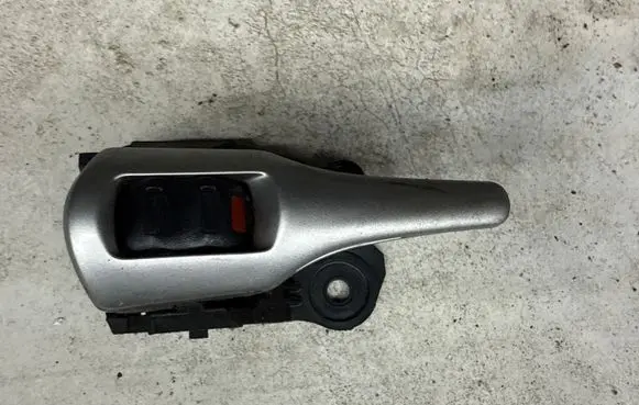 Toyota Auris 150 Rear door interior handle 62318A1