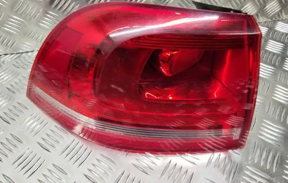 Volkswagen Touareg II Rear/tail lights 89090226