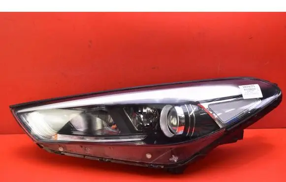 Hyundai Tucson JM Headlight/headlamp 92101-D7110