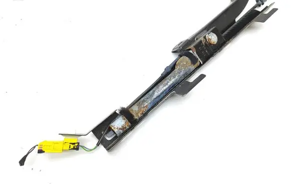Audi A3 S3 8V Front seatbelt buckle 4941217970 623587000C 5G4857620