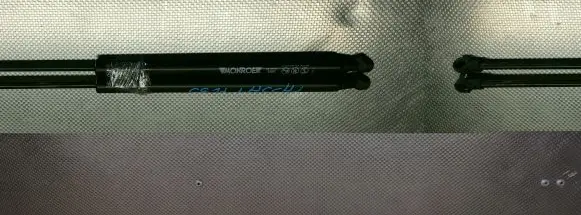 Volkswagen PASSAT B5.5 Tailgate strut 