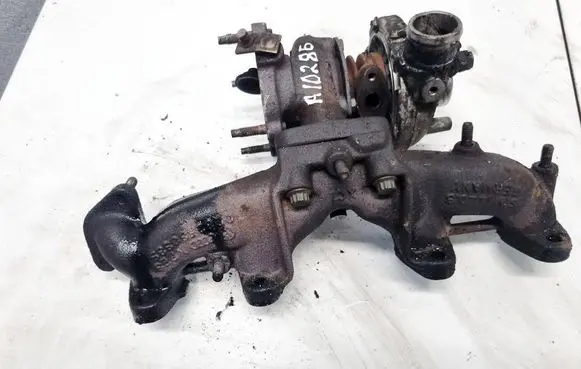 Audi A4 S4 B5 8D Exhaust manifold 0282530335