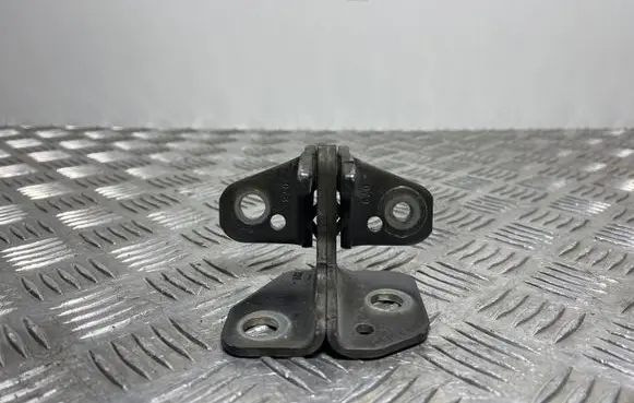 Jeep Grand Cherokee Front door upper hinge