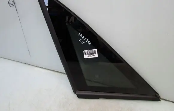 Honda Jazz IV GR Crosstar Front triangle window/glass 