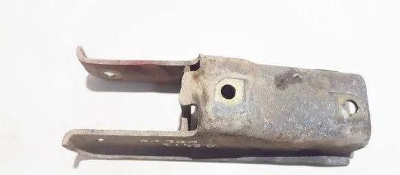 Volvo S40, V40 Engine mounting bracket