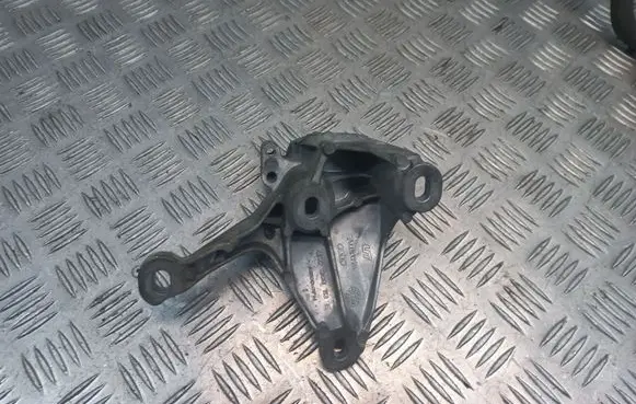 Audi A8 S8 D4 4H Gearbox mounting bracket 4H0399113E 4H0399113