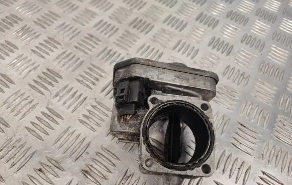 Opel Zafira B Throttle valve 8981052101
