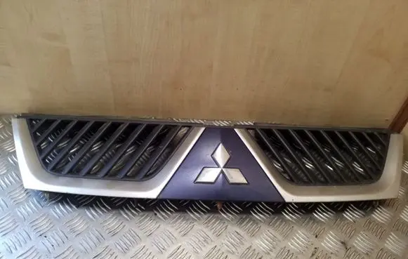 Mitsubishi Outlander Front grill 7450A038 7450A037ZZ