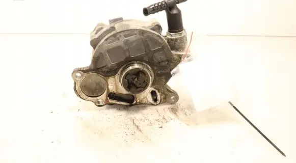 Volkswagen PASSAT B7 USA Vacuum pump 03L145100