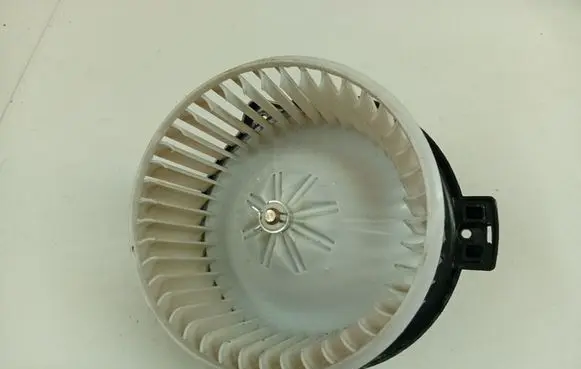 Toyota Avensis T250 Heater fan/blower 194000