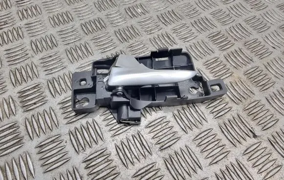 Rear door interior handle