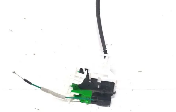 Hyundai i40 Front door lock A045035