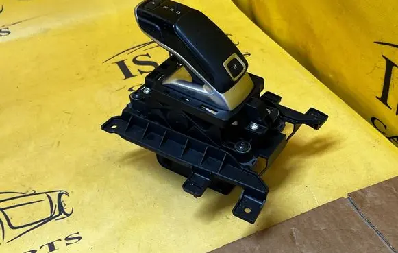 Gear shifter/selector