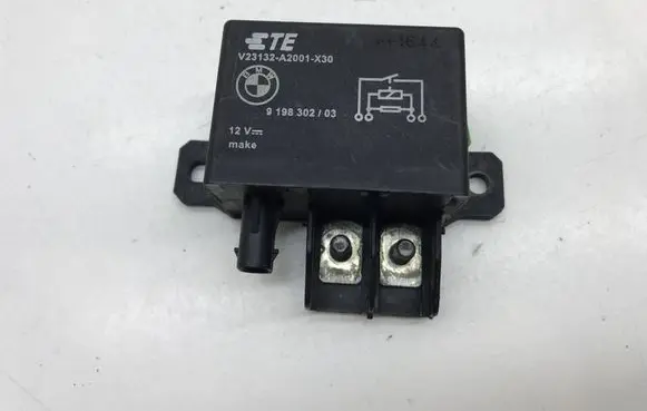 BMW 4 F32 F33 Coolant fan relay 9198302 V23132A2001X30