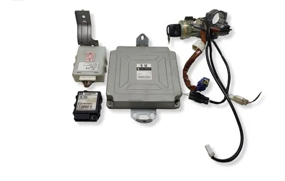 Subaru Forester SG Engine ECU kit and lock set 22611AH690