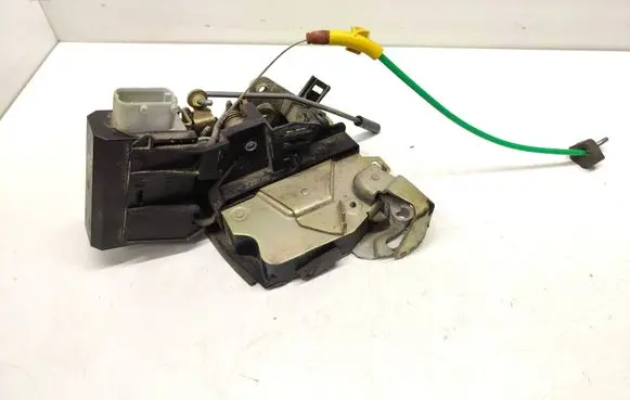 BMW 5 E39 Rear door lock 67118352