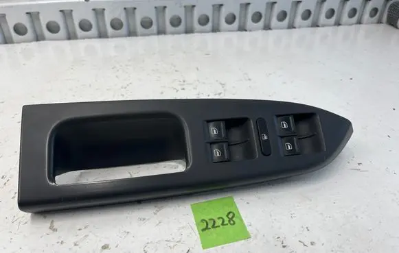 Volkswagen Touran I Electric window control switch 1T1867371H