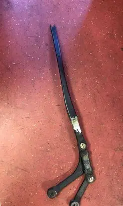 BMW 5 E39 Front wiper blade arm 8209880