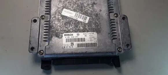 Peugeot 406 Engine control unit/module 0281010371