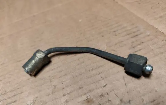 Jeep Cherokee III KJ Fuel injector supply line/pipe 