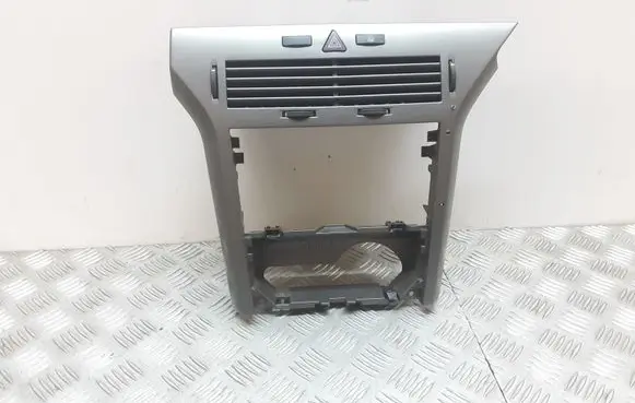 Opel Astra H Radio/GPS head unit trim 13100105 331985437 13141091