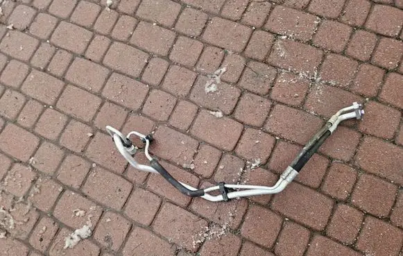 Opel Adam Air conditioning (A/C) pipe/hose 39042466