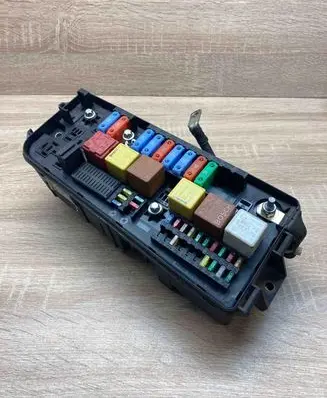 Opel Vectra C Fuse box set 13144710 519067029