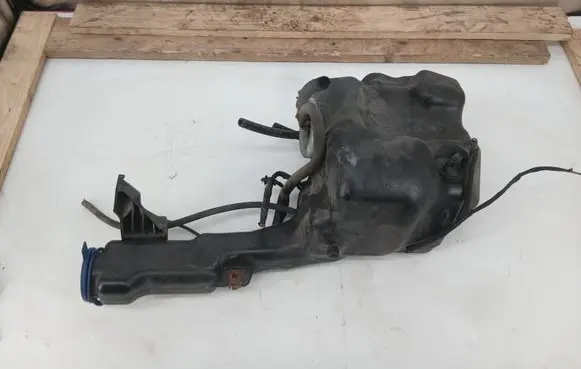 Mercedes-Benz CLS C218 X218 Windshield washer fluid reservoir/tank A2048602360