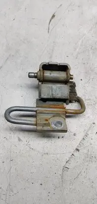 Audi A4 S4 B7 8E 8H Front door upper hinge 8e0831411e