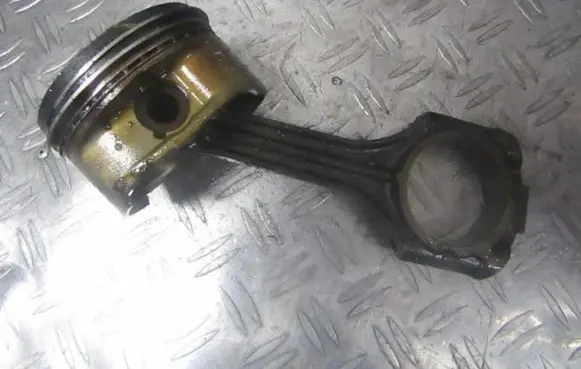 Mercedes-Benz ML W163 Piston with connecting rod