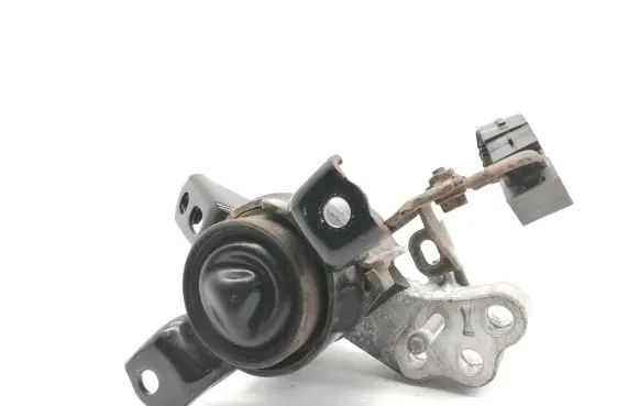 Toyota Auris 150 Engine mount bracket
