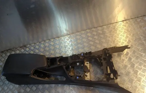 BMW 3 F30 F35 F31 Center console 9207358 105026813 58450710