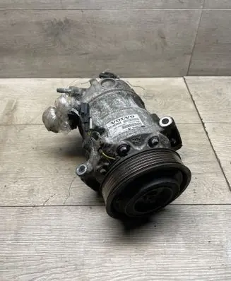 Volvo V70 Air conditioning (A/C) compressor (pump) P31469968 5871601604