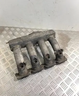 Volkswagen PASSAT B5.5 Intake manifold 06B133223D