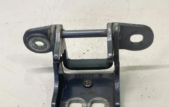 Jeep Cherokee III KJ Rear door lower hinge 85574F 55177030AB