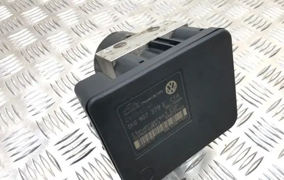 Volkswagen Golf V ABS Pump 1K0907379E 1K0614517C