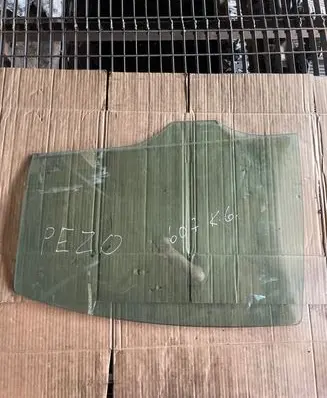 Peugeot 607 Rear door window glass