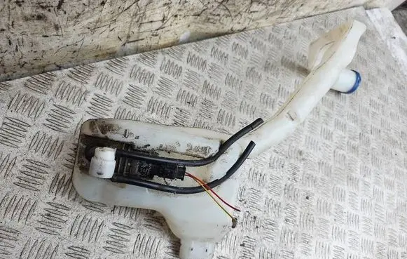 Citroen C4 Cactus Windshield washer fluid reservoir/tank 9801973680