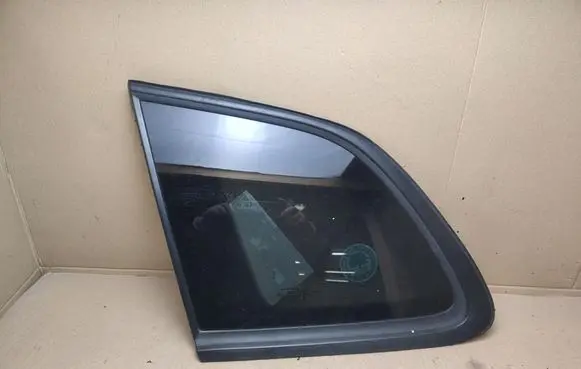 Rear side window