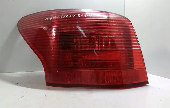 Peugeot 407 Rear/tail lights 9641948780