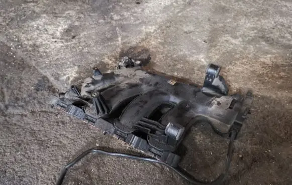 Mercedes-Benz E W211 Intake manifold