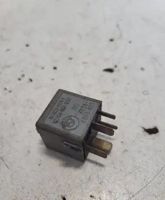 BMW 5 E39 Other relay 1393403