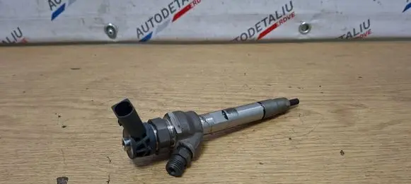 BMW X3 F25 Fuel injector 8514148