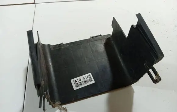 Volkswagen Golf Plus Battery box tray 1K0915336B
