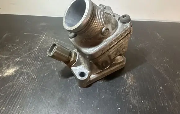 Volvo XC90 Thermostat/thermostat housing 30650022