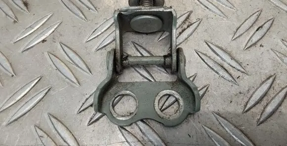 Toyota Yaris Tailgate/trunk/boot hinge
